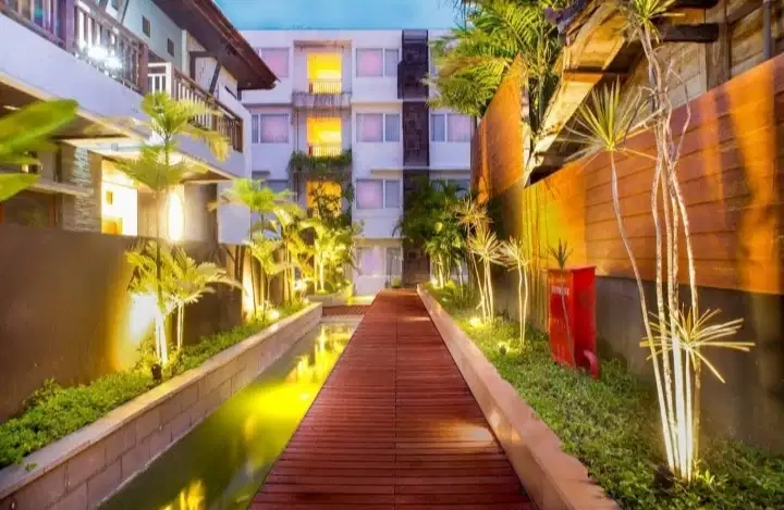 Dijual hotel di Seminyak Kerobokan Badung Bali sedang operasi IMB 2019