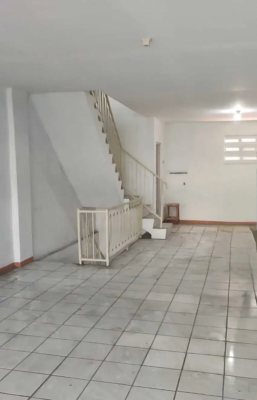 Ruko 3Lt Siap Pakai Area Ramai Pinggir Jalan Cimone Tangerang