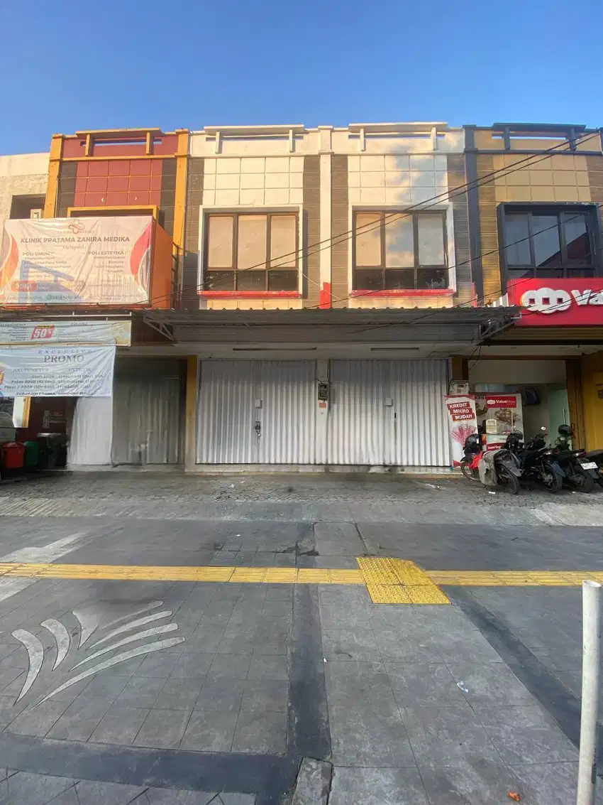 Disewakan ruko gandeng depan jalan pondok kelapa