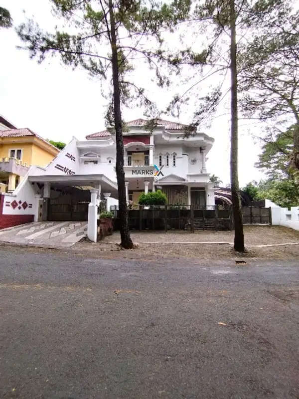 Dijual Rumah Mewah di Raya Boulevard Riverside, Blimbing Malang