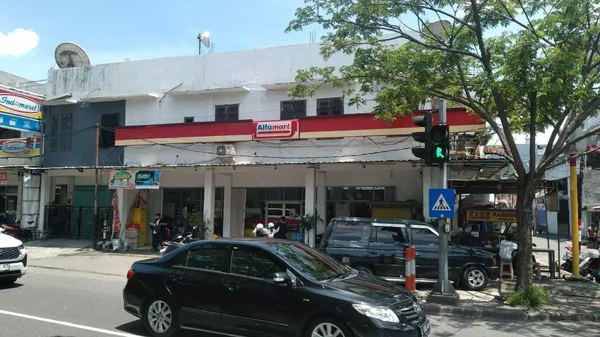 DIJUAL RUMAH USAHA DI RAYA MERR DIBAWAH PASARAN