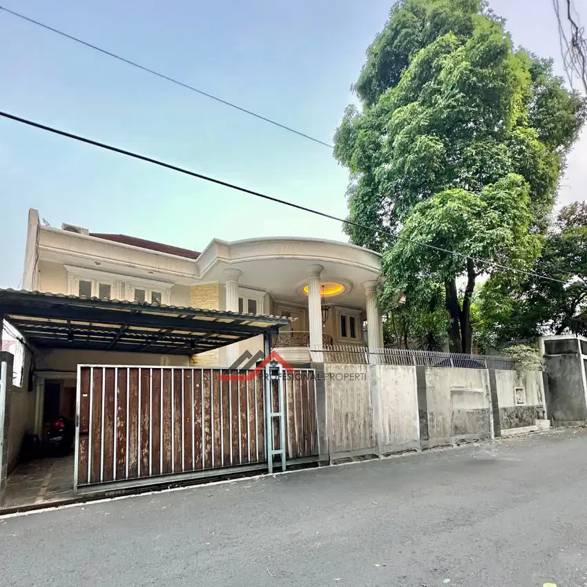 Rumah Modern Classic Dekat Tol Tb Simatupang