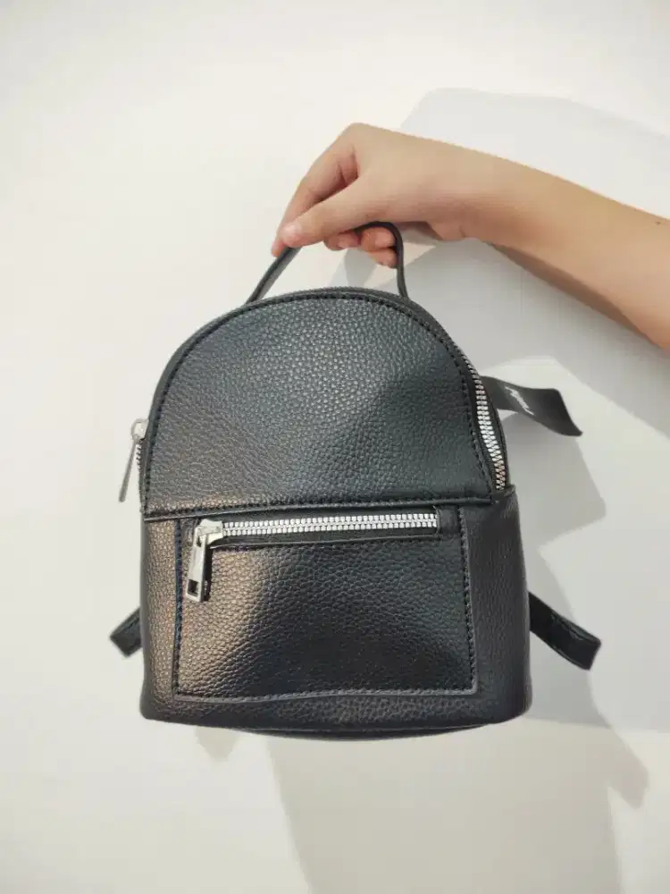 Tas Ransel Mini Hitam Elegan – Cocok untuk Sehari-hari! Hanya 200rb!
