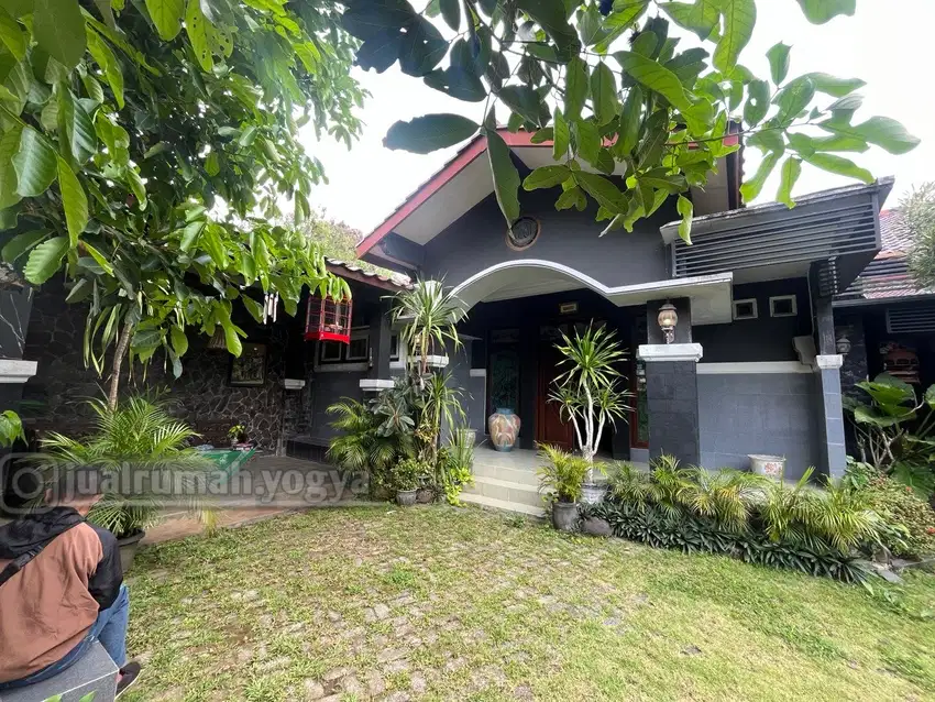 Rumah Luas Murah dekat UGM jalan damai jakal km 8
