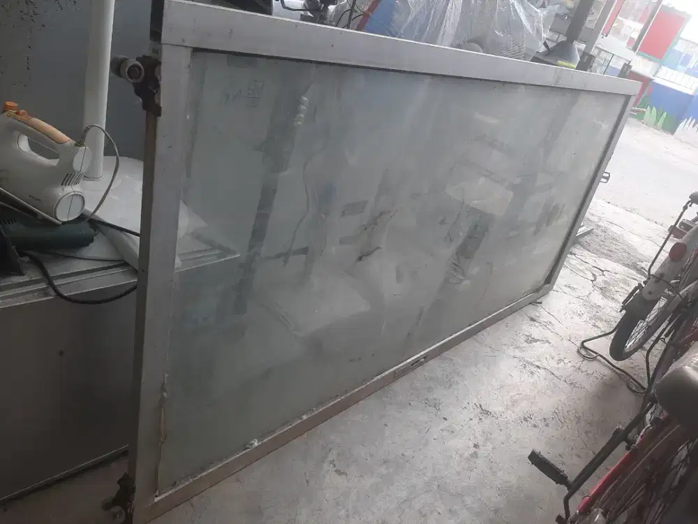 Pintu kaca aluminium
