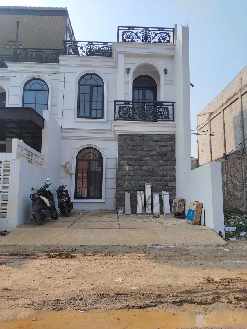 Dijual Rumah 2,5 Lantai Dekat Superindo Gas Alam Cimanggis
