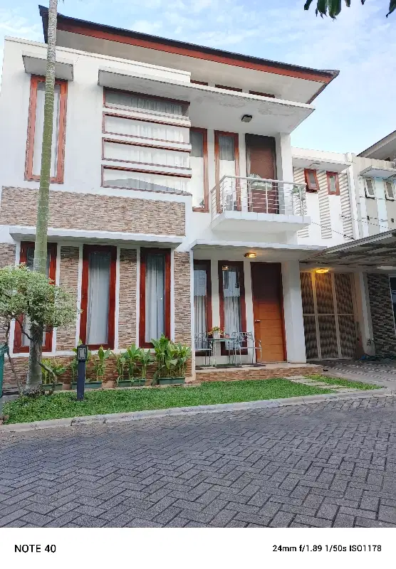 Rumah Townhouse Hook Kelapa ijo kebagusan lenteng