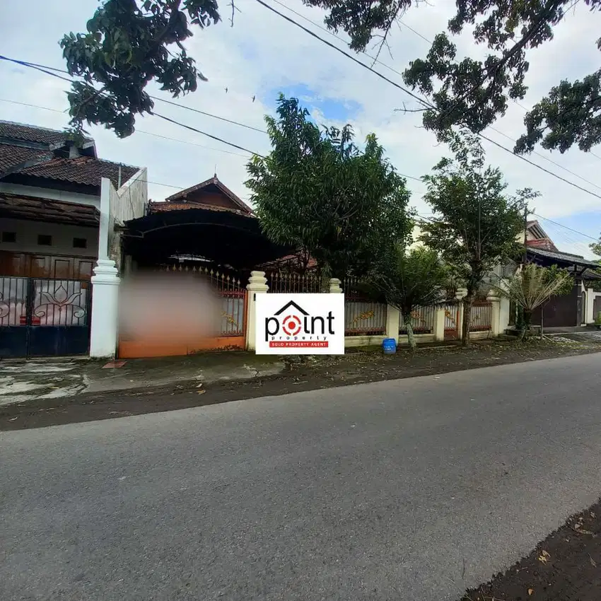 Rumah klasik luas di Lokasi Strategis tengah kota Solo