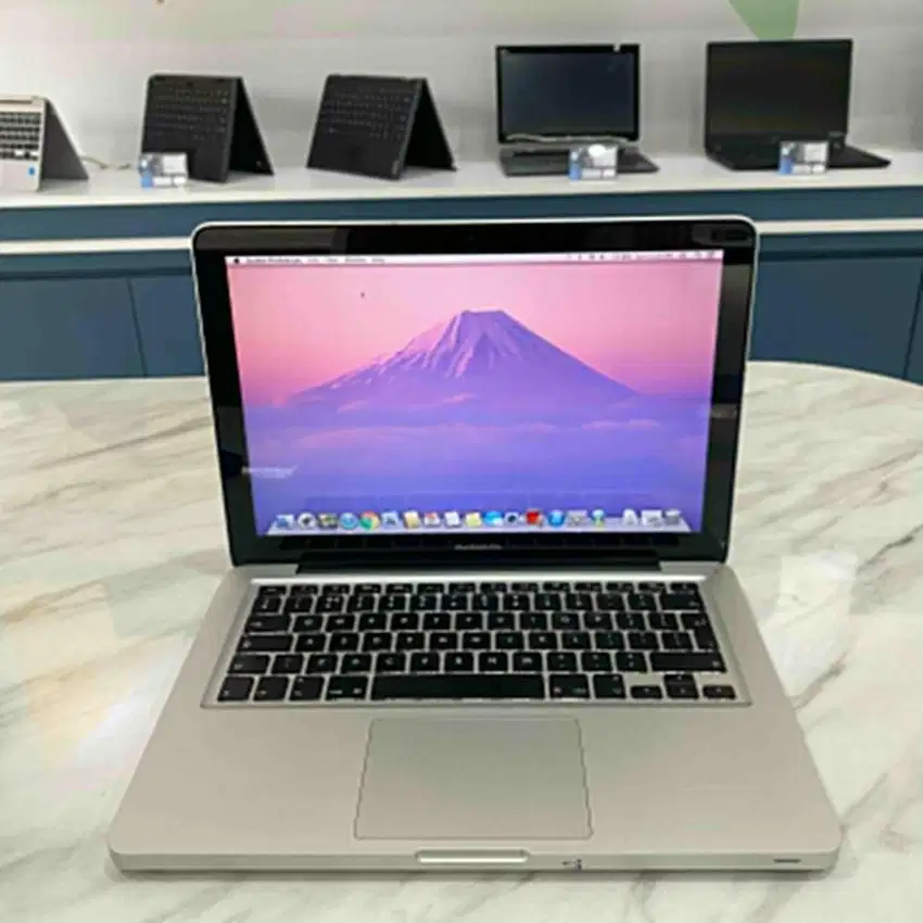 [MB03] Laptop Macbook Intel i7 8GB 256GB 14inch Kamera Jernih.