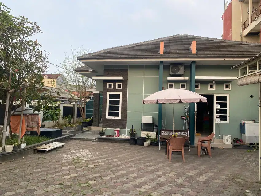 Rumah bagus ada kantor dan gudang dekat komp.Pergudangan marunda jakut