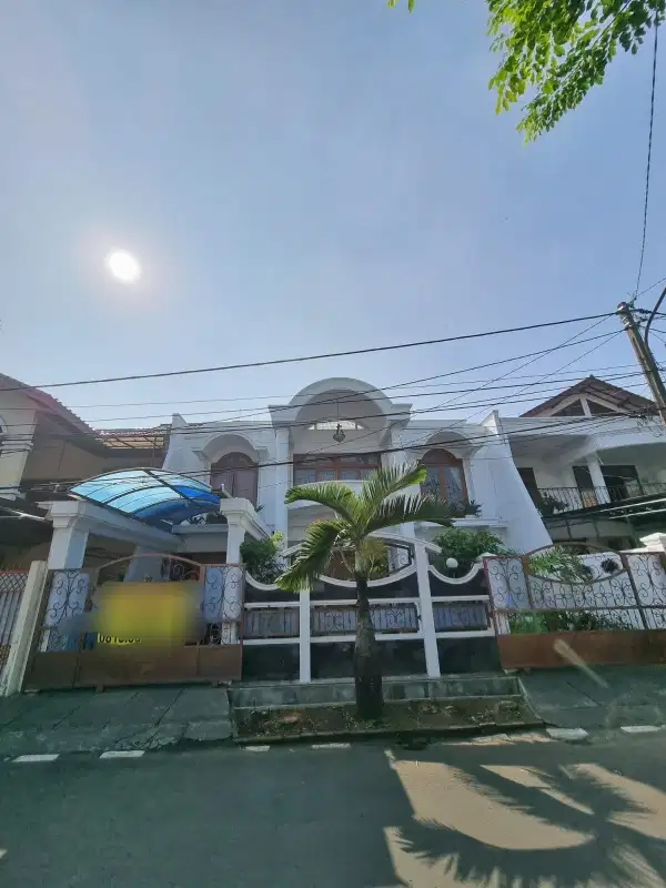Rumah 2 lantai siap huni di bintaro dekat plaza bintaro