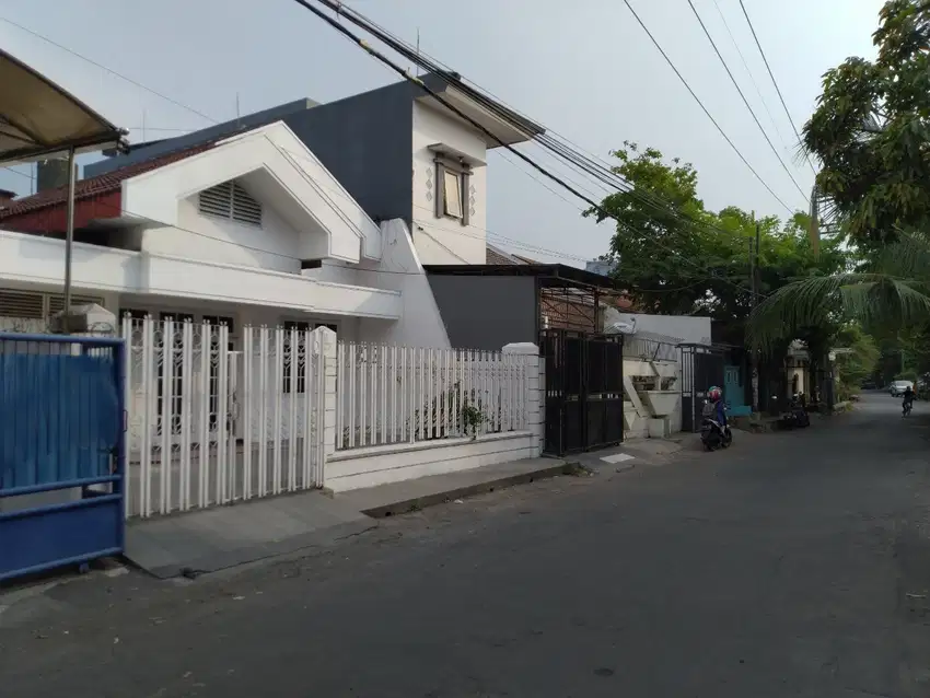 Rumah Dharma Husada Indah 1.5 Lantai Surabaya