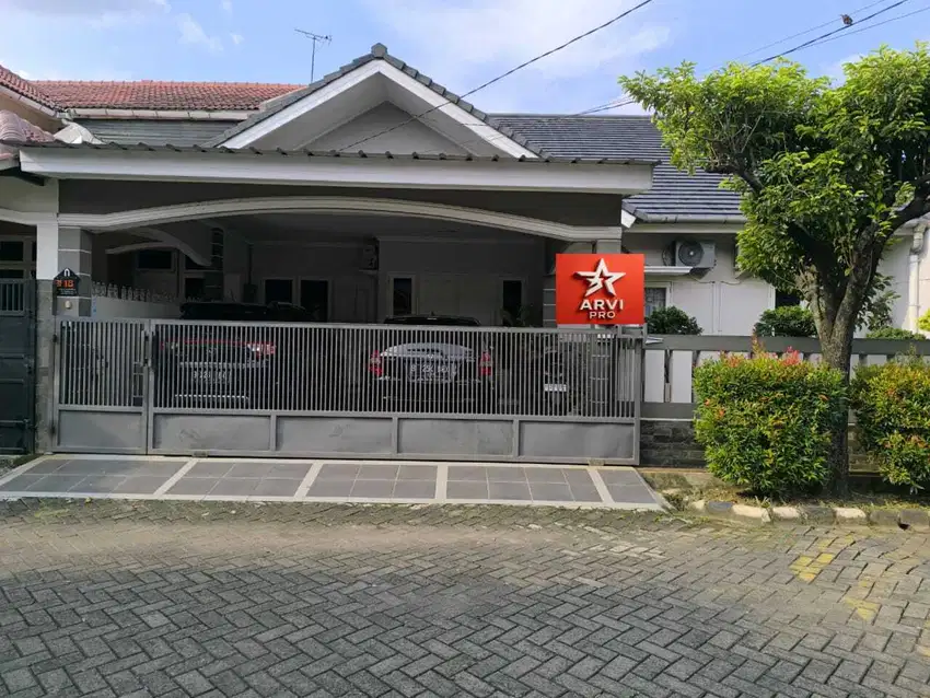 Dijual Rumah Semi Furnish Lokasi Strategis di Kemang Pratama Bekasi