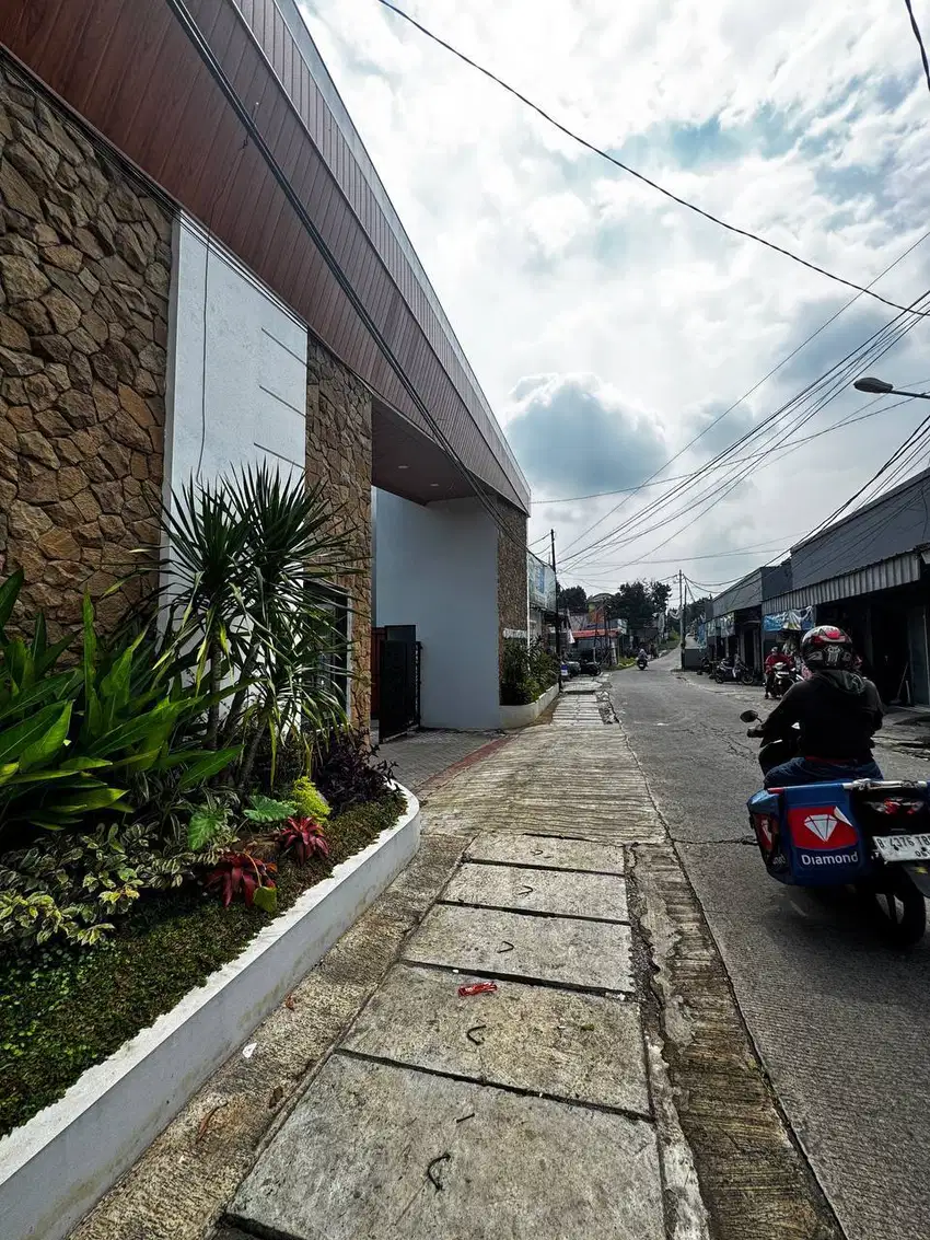 Cluster dengan Fasilitas Kolam Renang di Tanah Baru - Beji Depok