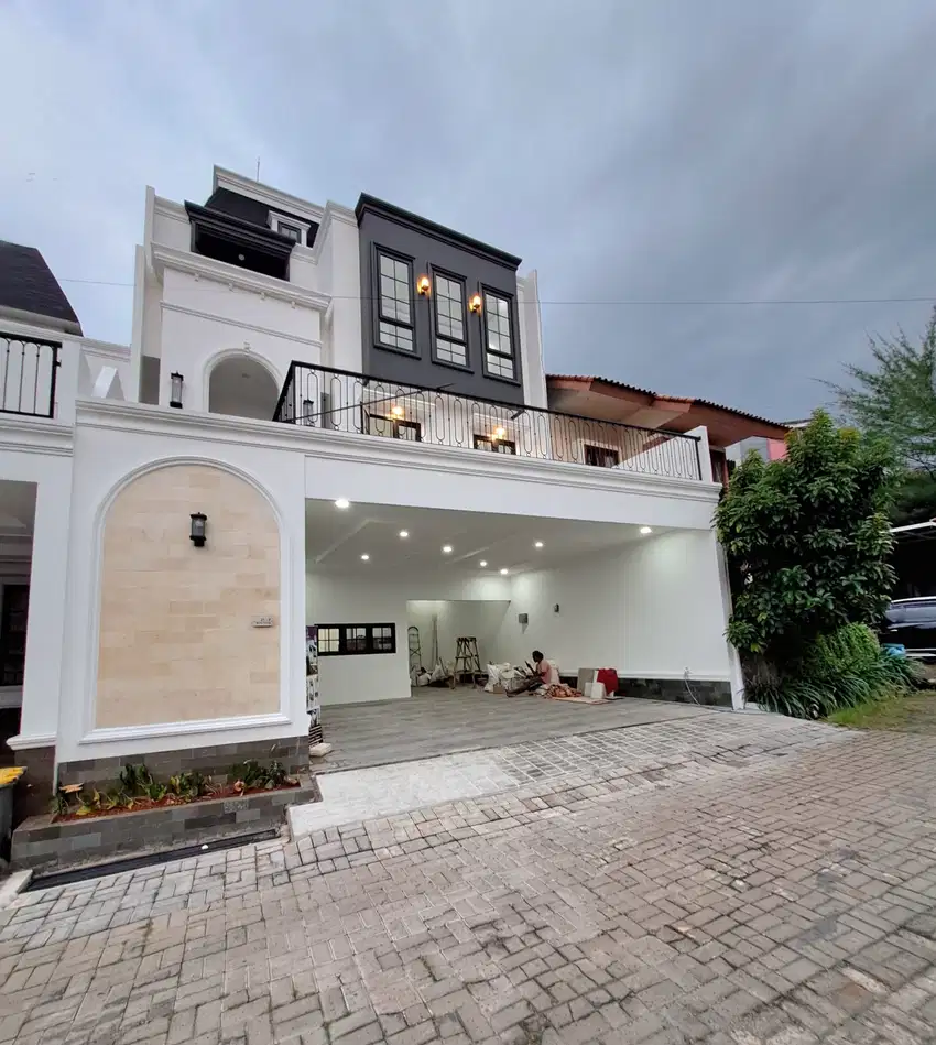Dijual Rumah American Classic Plus Kolam Renang  Di Jagakarsa