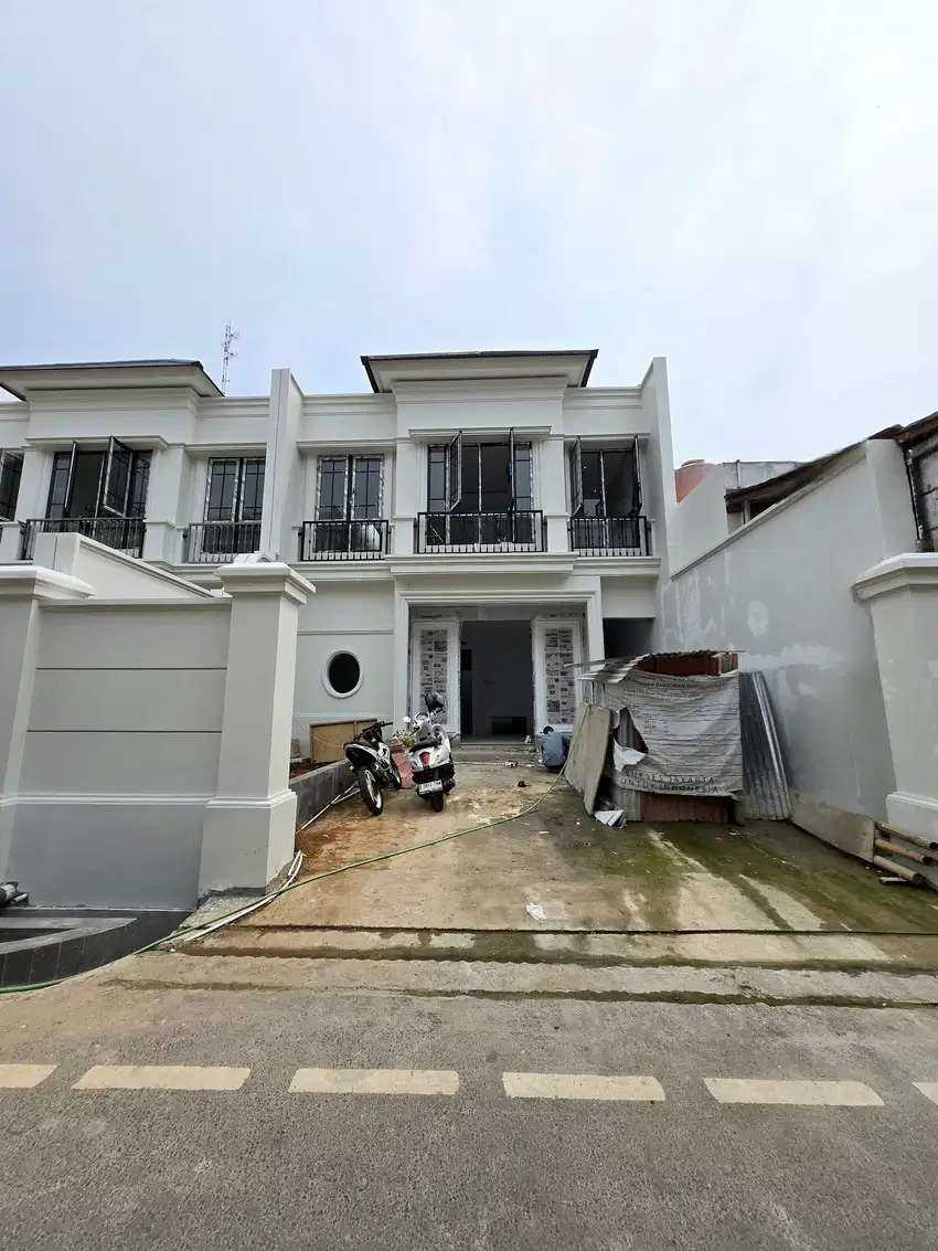 Rumah baru design classic di cempaka putih jakarta pusat