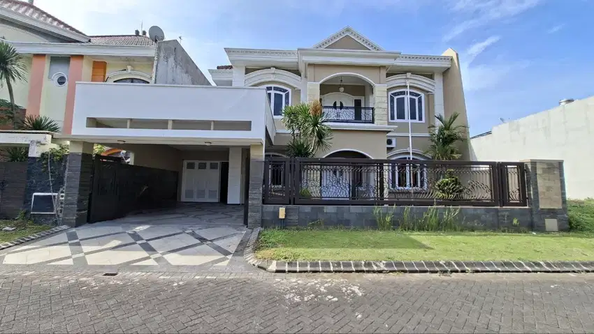 Disewakan Rumah Mewah di Tengah Kota Siap Huni di Istana Dieng, Malang