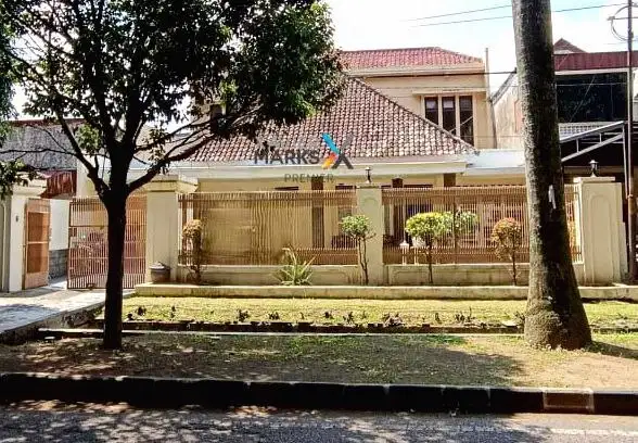 Dijual Rumah Klasik Terawat & Siap Huni di Jalan Pulau-Pulau, Malang
