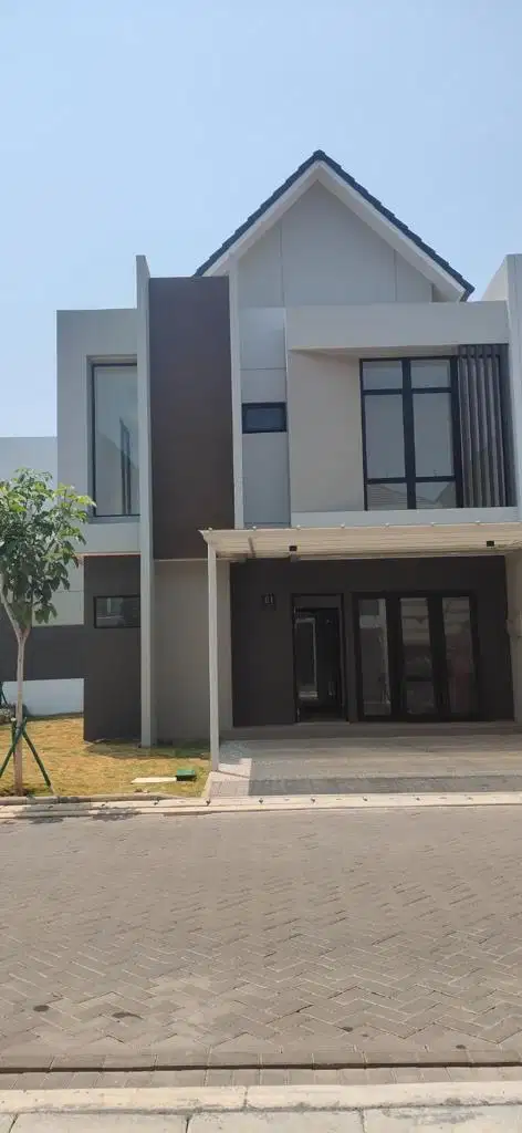 Rumah Hoek di PIK 2 - Cluster Favorit 11x12,5 Depan Clubhouse