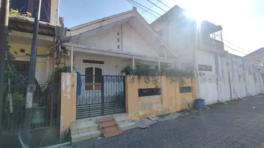 Rumah Tengah Kota Lokasi di Jl. Karang Wulan Barat Semarang