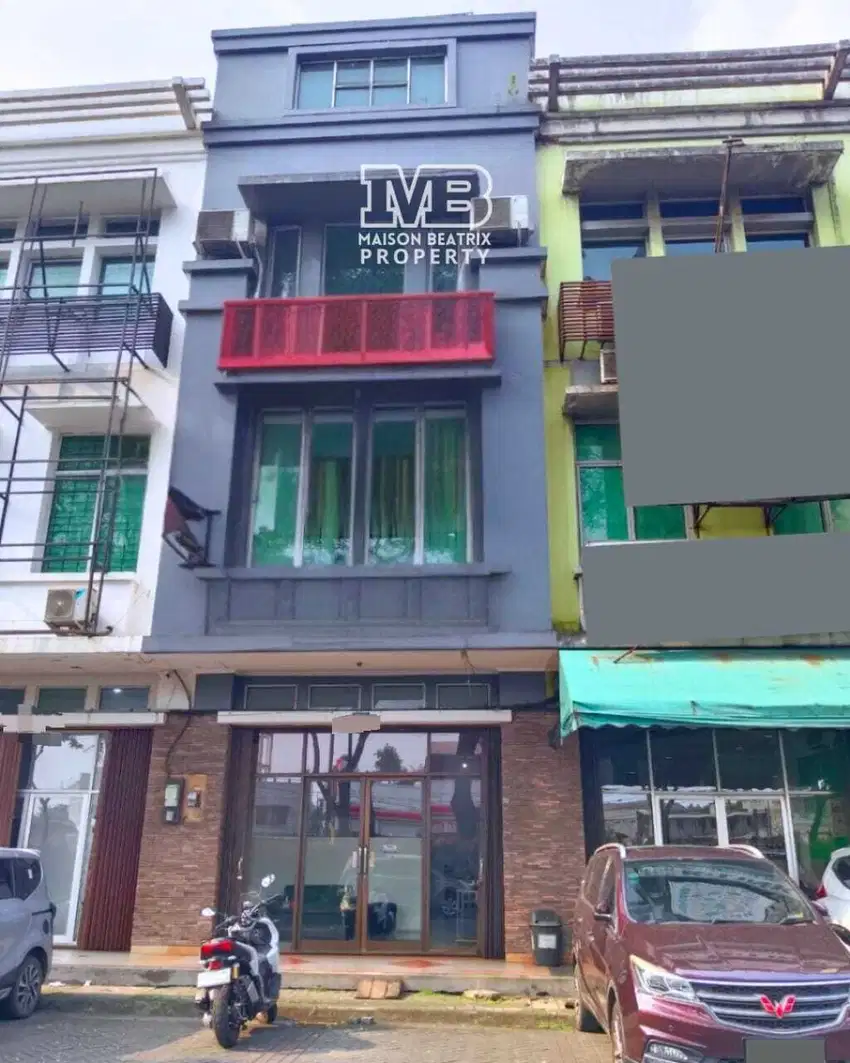 RUKO 3LT HADAP JALAN RAYA COCOK BUAT KANTOR ATAU RESTO DLL,