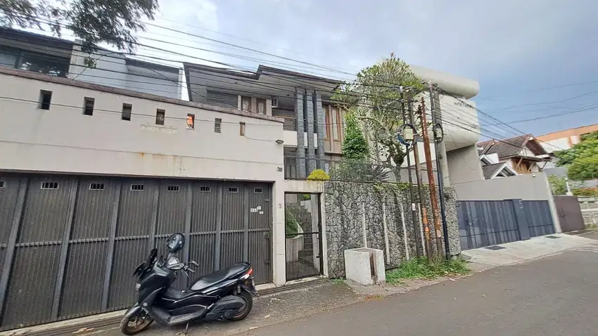 Rumah murah Bagus Lokasi Startegis Di Pasteur kota Bandung
