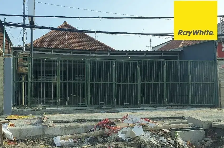 Disewakan Rumah Usaha Pusat Kota di Jl Kartini Surabaya