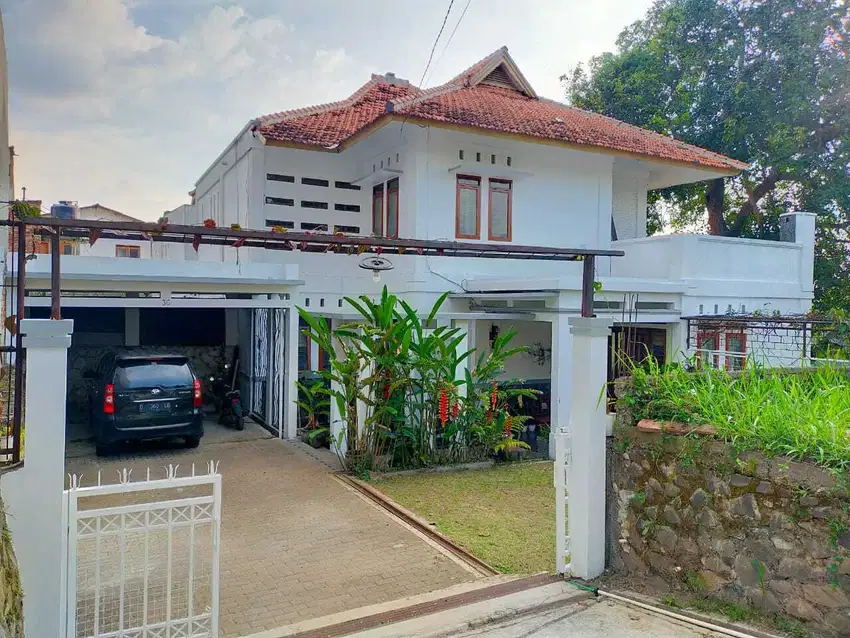 Rumah Ciwaruga Gegerkalong Hal Luas Ling Asri Nyaman