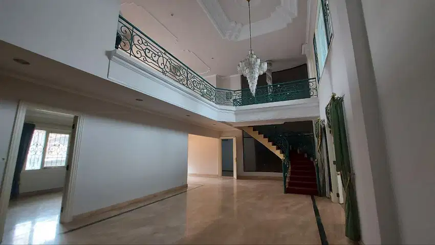 JUAL RUMAH DEKAT UNAIR, DEKAR GALAXY MALL SEMI FURNISH TERAWAT
