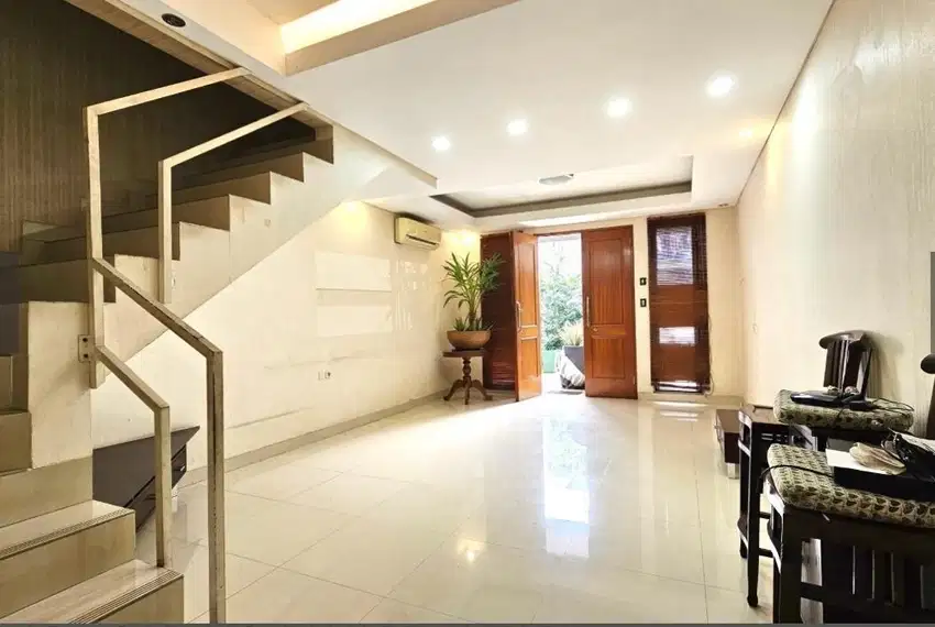 Rumah Modern Minimalis Furnish Dekat Taman di Gading Arcadia Jak Ut