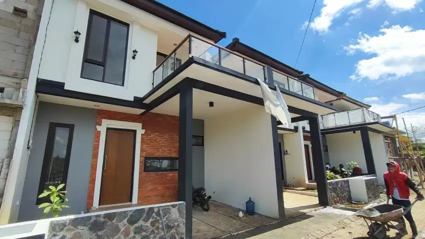 VILLA PLUS KEUNTUNGAN STRATEGIS DEKAT ALUN ALUN KOTA BATU