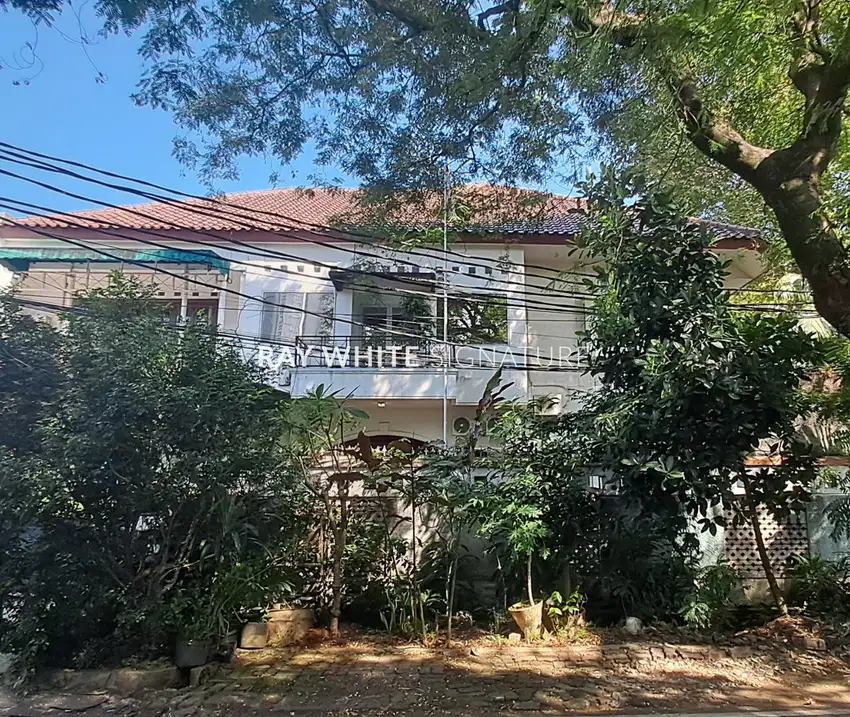 Rumah Lama di Panglima Polim Lokasi Bagus Untuk Usaha dan Hunian