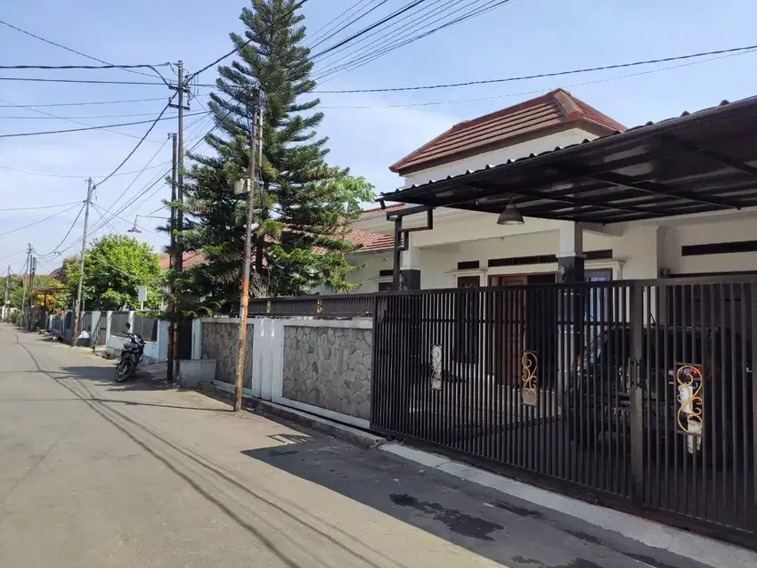 Rumah terawat murah siap huni lokasi di Batununggal kota Bandung
