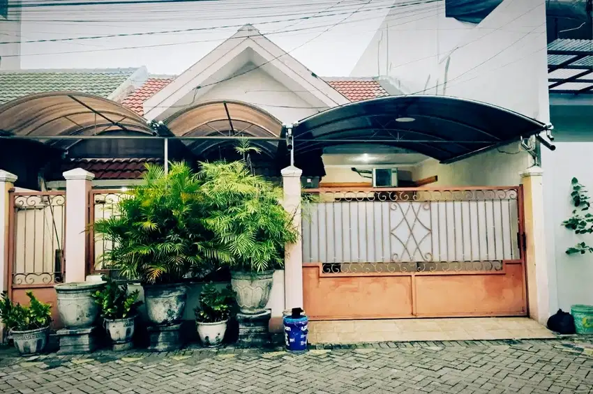 JUAL RUMAH DI LEBAK INDAH PERMAI SURABAYA (Tjin2Area)