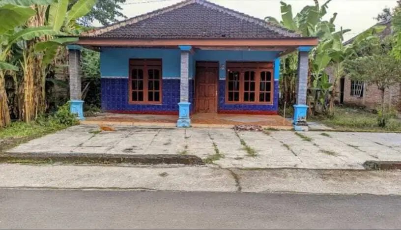 Rumah murah Dijual tipe 110/409 akses jalan lebar di banmati sukoharjo