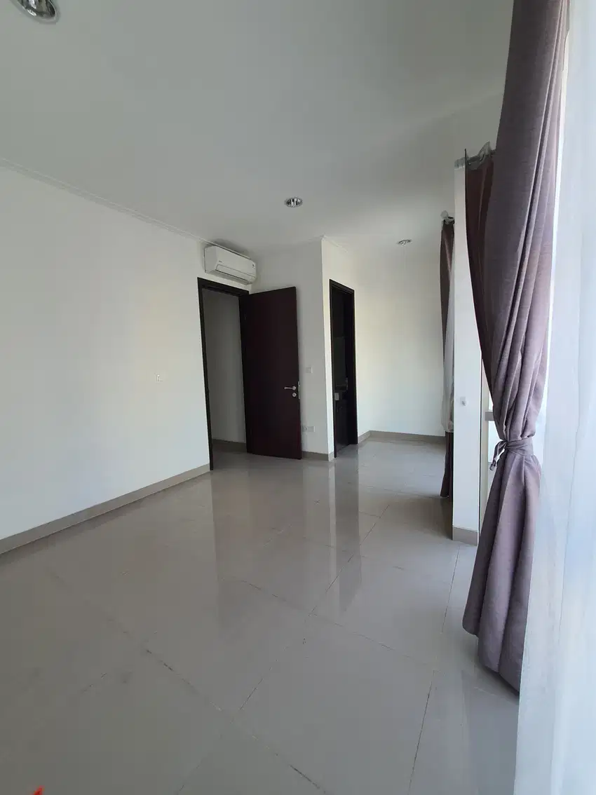 RUMAH 4 KAMAR PIK2 TAHAP 1, CLUSTER SPRINGVILLE, SEMI FURNISH PIK2