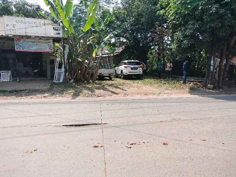 Di Jual Tanah ada Bangunan di jln Raya Jatake Cisauk Tangerang