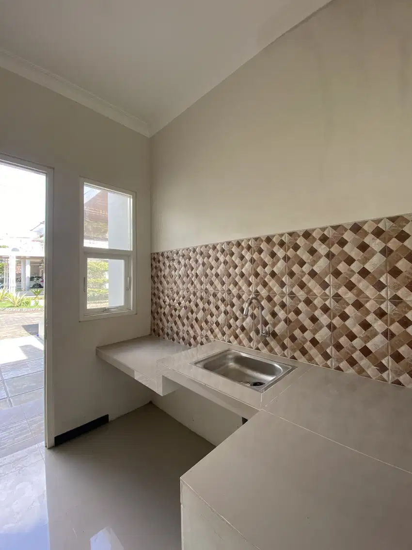 RUMAH READY STOCK  2 LANTAI LOKASI TENGAH KOTA BATU