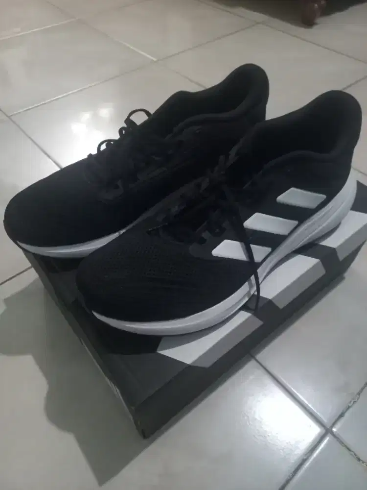 DIJUAL SEPATU ADIDAS ORIGINAL