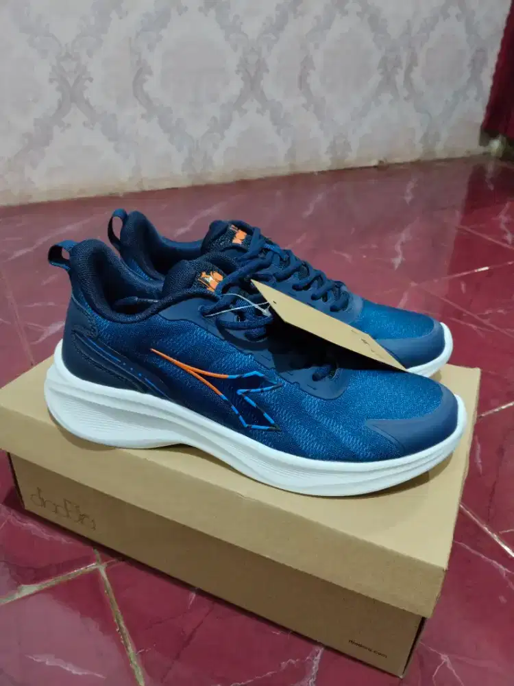 Sepatu Running Diadora