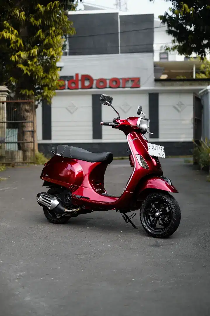 PIAGGIO VESPA MATIC S 125 IGET TAHUN 2017