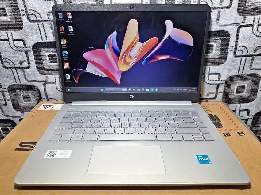 Laptop HP 14s-dq5115TU Core i3-1215U RAM 8GB SSD 512GB Garansi ON