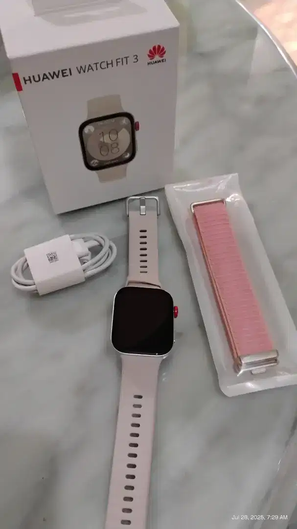 Jam tangan smartwatch Huawei Watch Fit 3