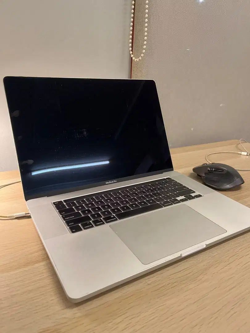 Macbook Pro 2019 16inch intel core i9 Dual VGA