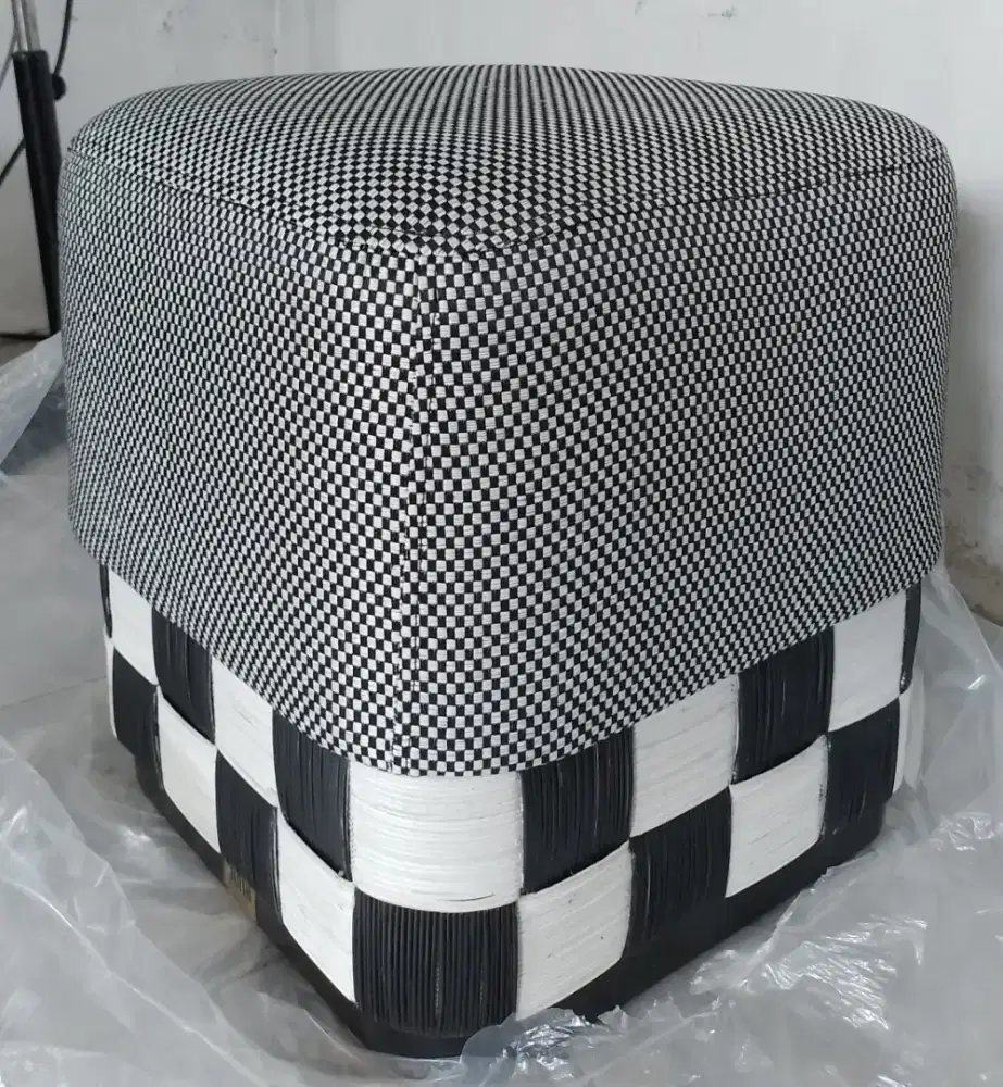 Single sofa / Stool / Bangku