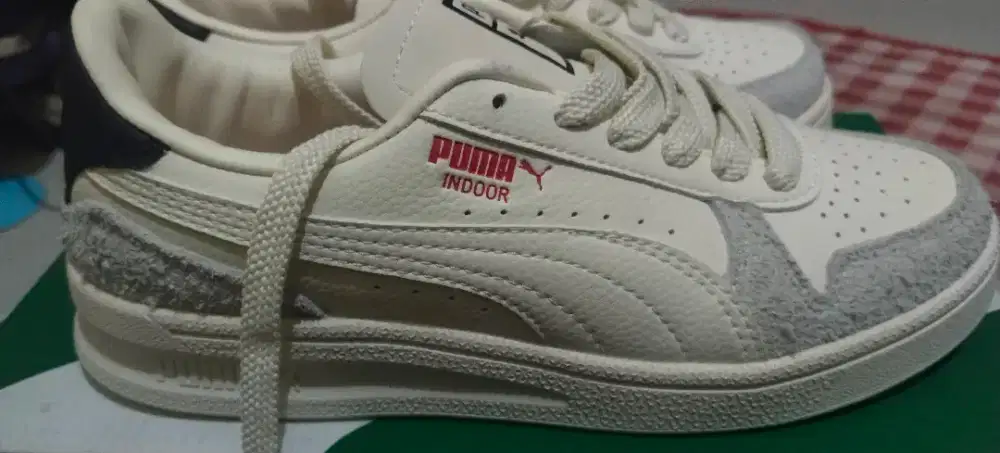 Puma indoor size 37 23