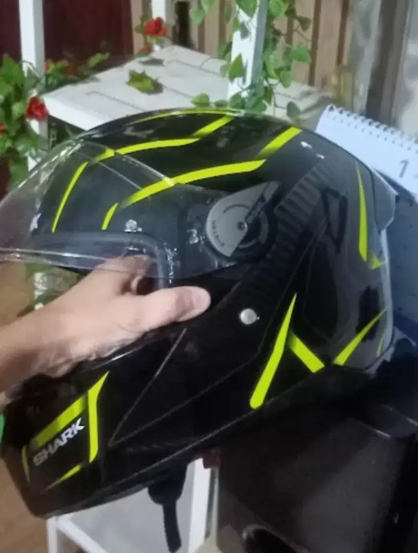 Helm shark skwal 2 Flynn yellow green ori