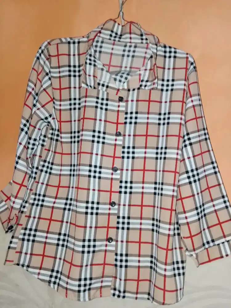 Kemeja flanel wanita