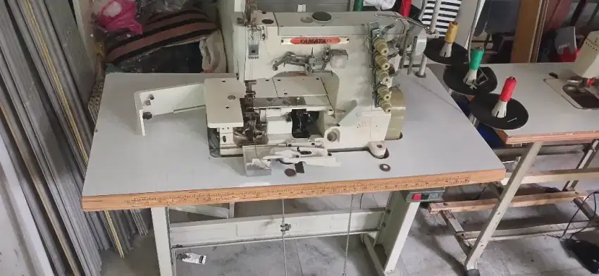 Dijual mesin jahit second siap pakai baru diservice