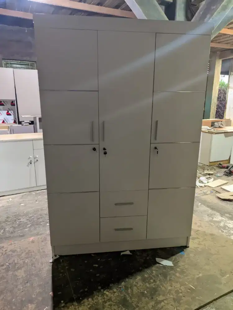 LEMARI PAKAIAN PINTU 3 BISA COD